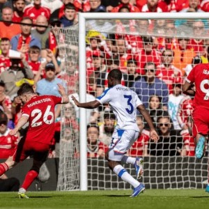 罗伯逊vs水晶宫数据：1进球，2解围，SS8.3分全场球员最高