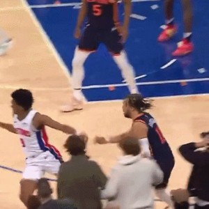 裁判无视关键球野蛮冲撞 蒙蒂赛后爆怒向联盟开炮