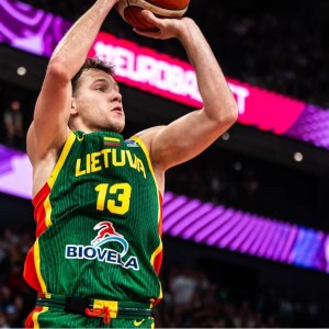 亚博体育平台-官方：立陶宛男篮主力后卫乔库巴蒂斯伤停6个月，欧锦赛报销