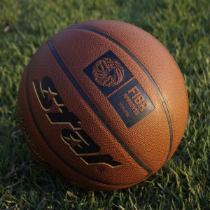 布朗获FMVP：总决赛两次轰40+6战180分 率广厦夺冠男篮该归化他